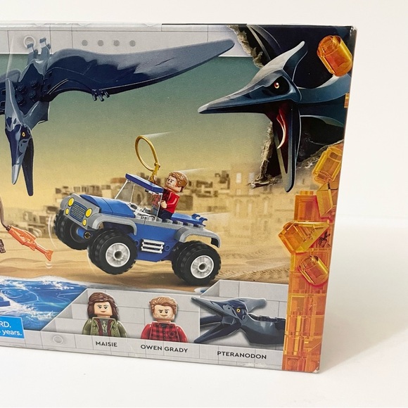 LEGO Jurassic World Pteranodon Chase Toy Playset 76943 - Picture 4 of 16